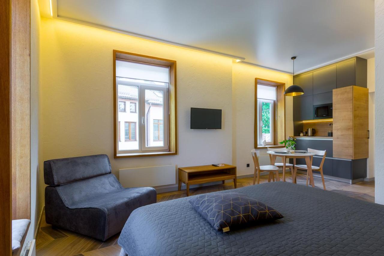High Castle Park View Studio Львов Экстерьер фото