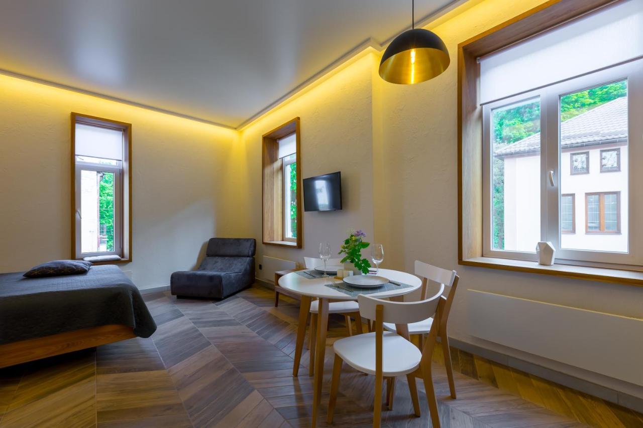 High Castle Park View Studio Львов Экстерьер фото