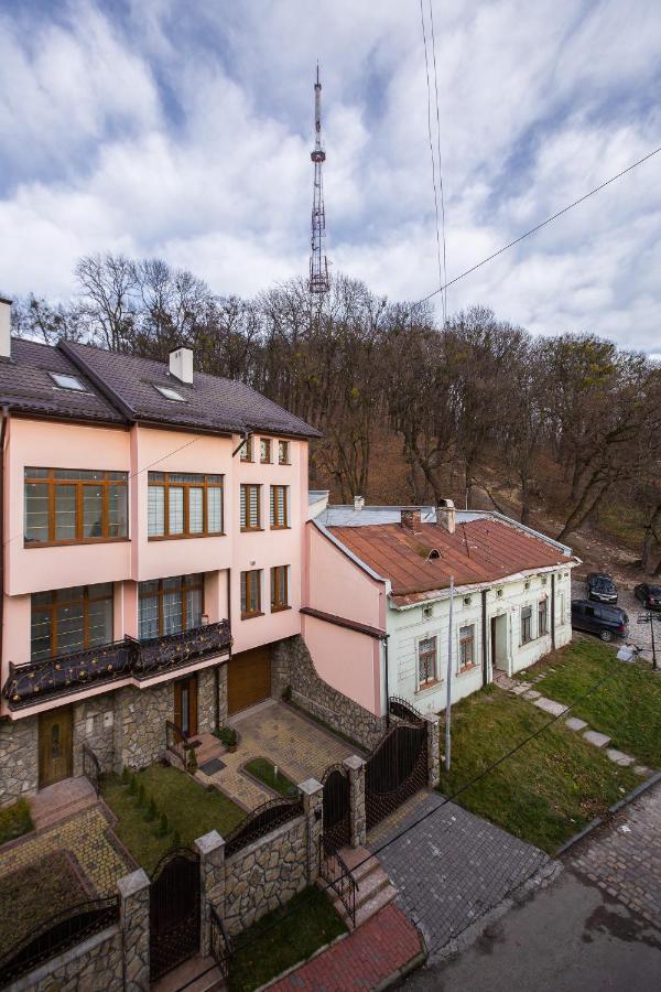 High Castle Park View Studio Львов Экстерьер фото